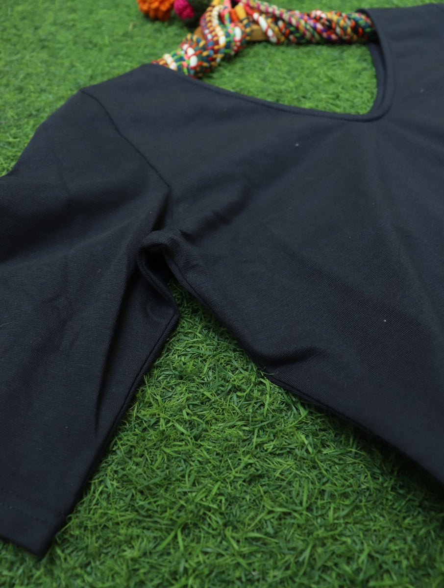 Black Solid Stretchable Blouse/Crop Top