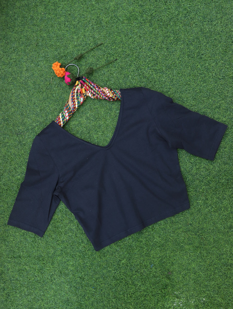 Black Solid Stretchable Blouse/Crop Top