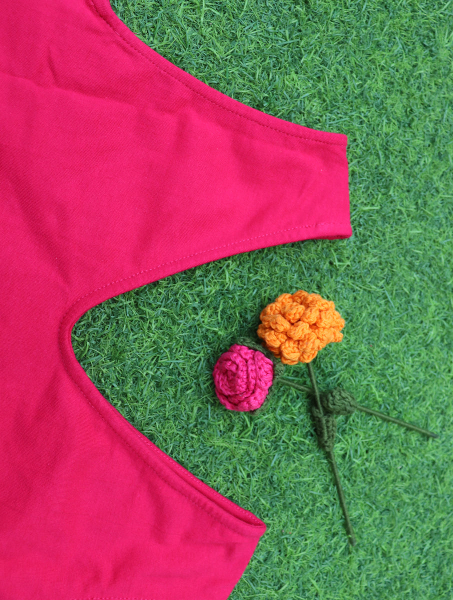 Pink Solid Sleeveless Stretchable Blouse/Crop Top